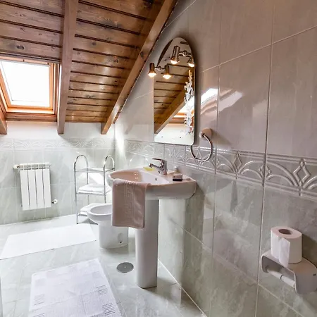 Casa Vacacional Miyares بيت للعطل La Estrada (Asturias)